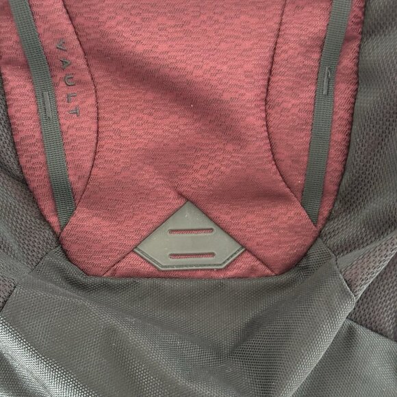 The North Face Vault Backpack Deep Garnet Red Splinter/Black Outdoor Travel - Picture 13 of 16